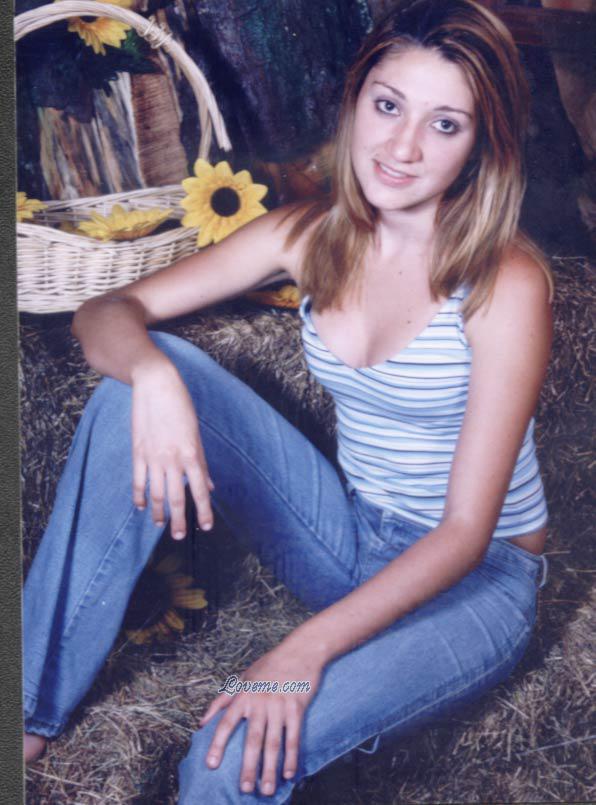 54542 - Daniela Age: 22 - Costa Rica